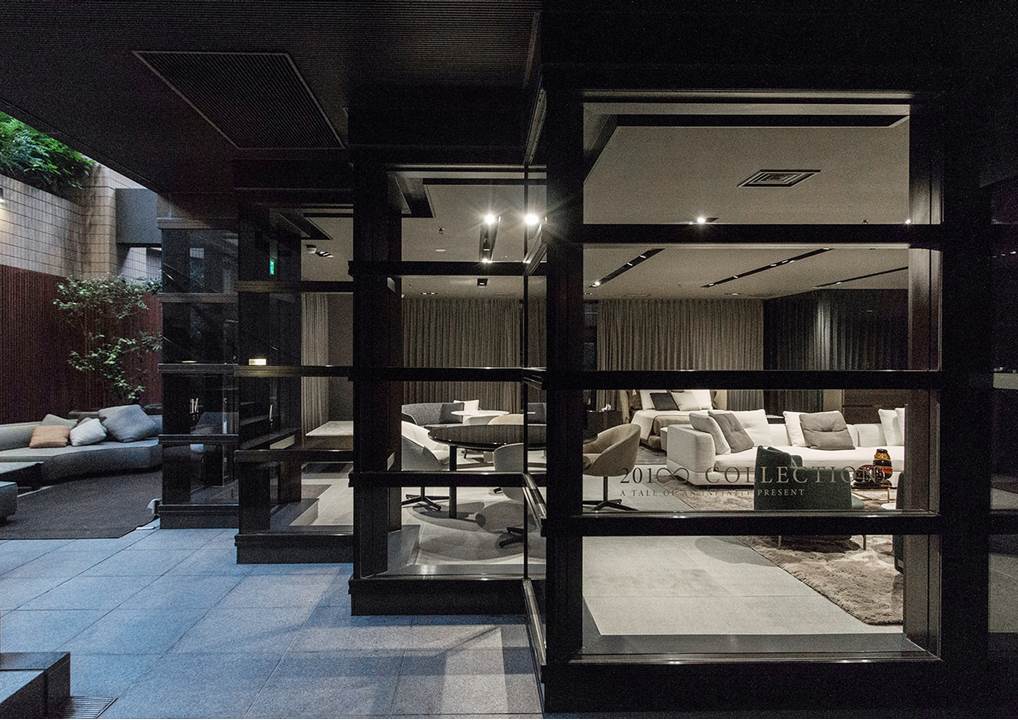 Minotti Tokyo / Court by Sukeno