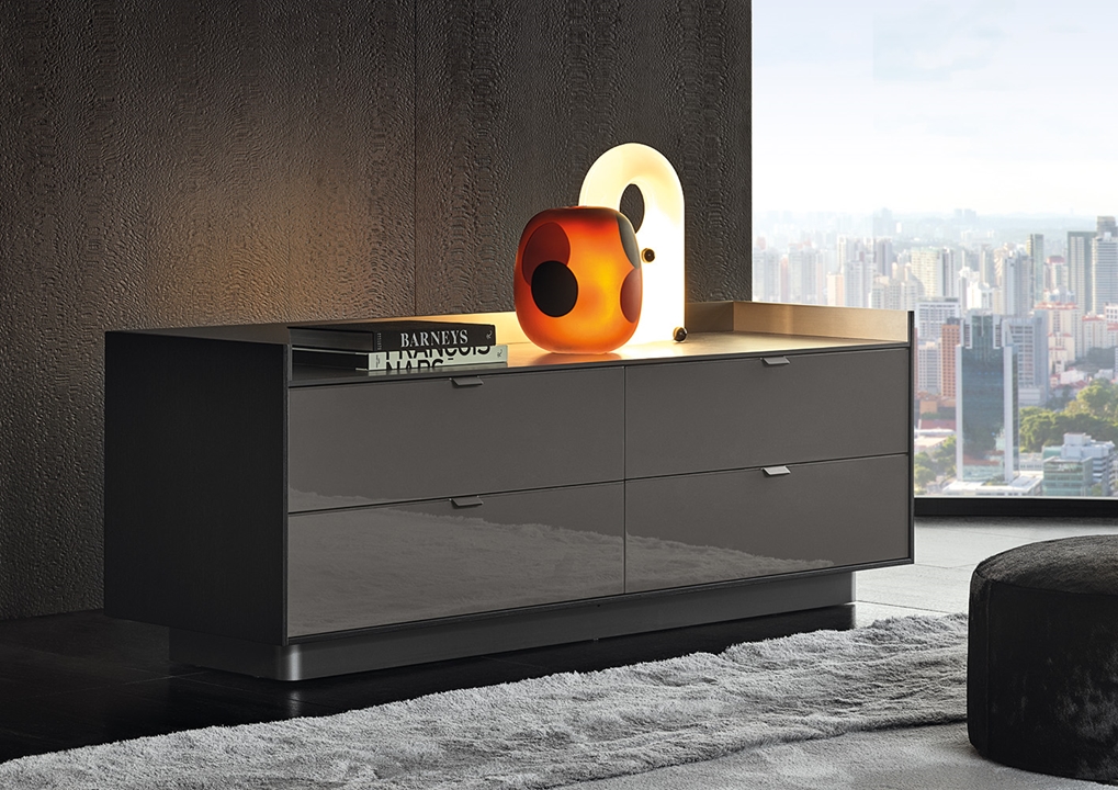 Minotti nightstand on sale