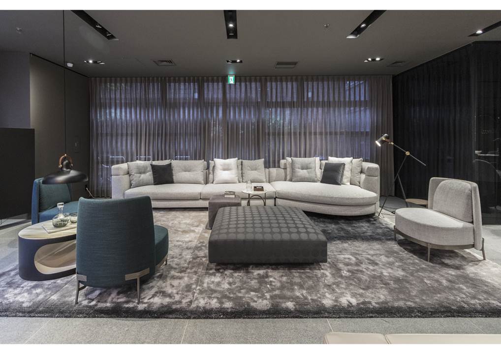 Minotti Tokyo / Court by Sukeno