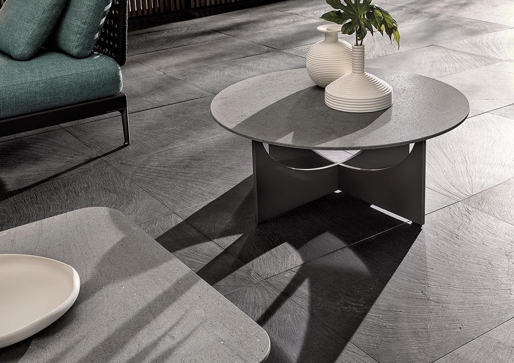 Minotti coffee table discount