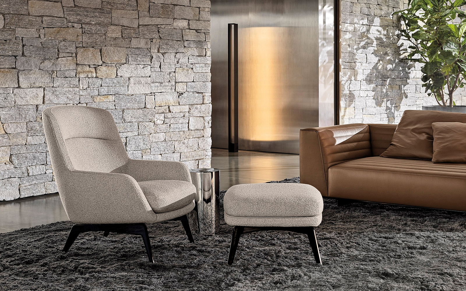 BELT Leather armchair with armrests By Minotti