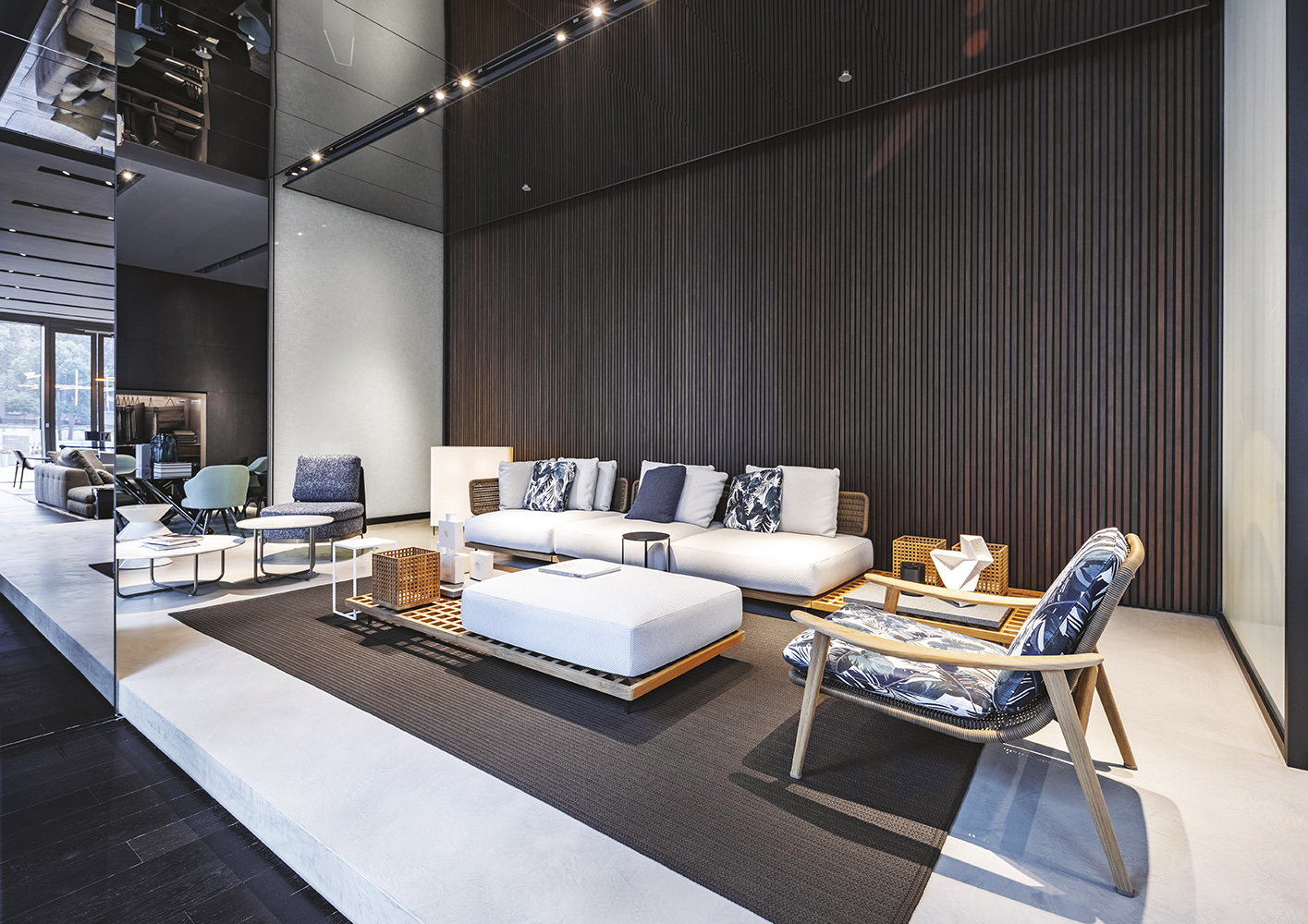 Minotti Wuhan by Augustwalden