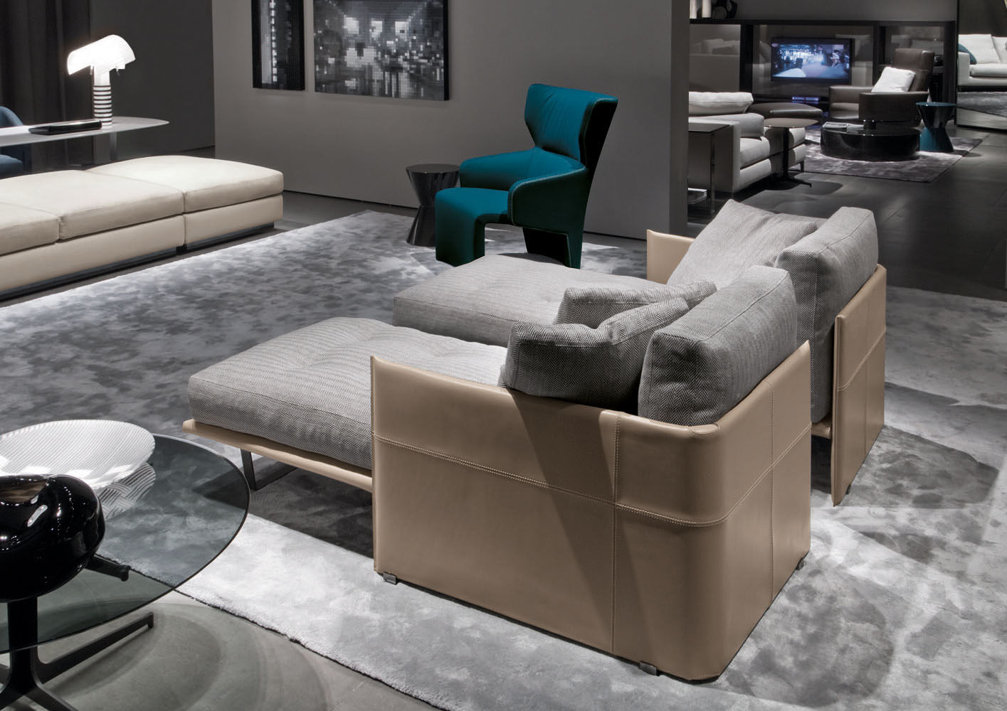 Minotti chaise lounge online